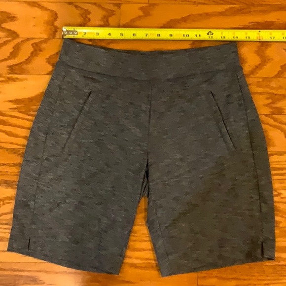 Athleta Bermuda shorts size XS - Picture 5 of 6